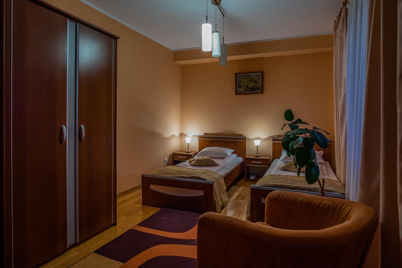 Hotel Maria Rădăuţi Exterior foto
